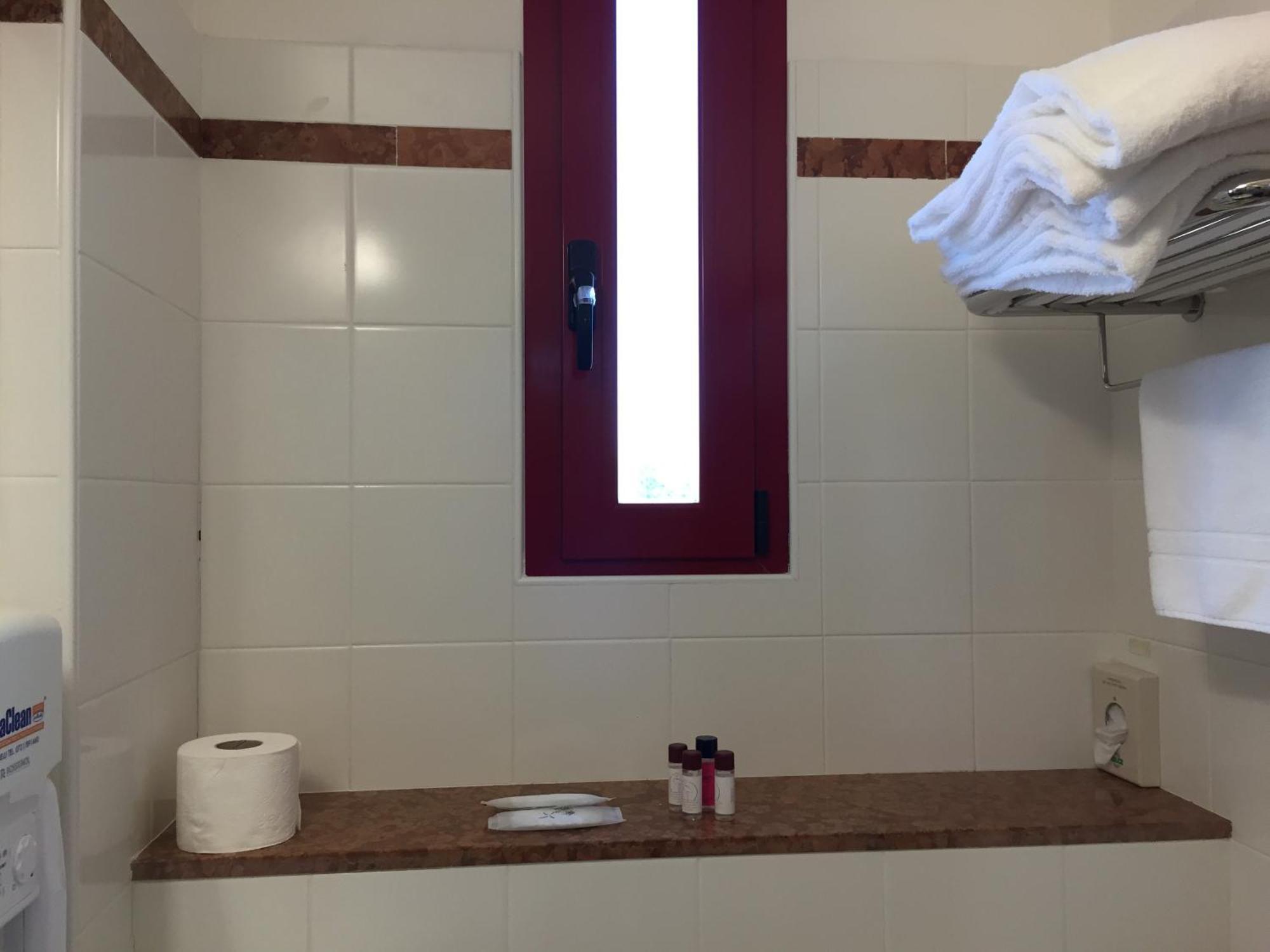 Hotel Fiorella Senigália Quarto foto