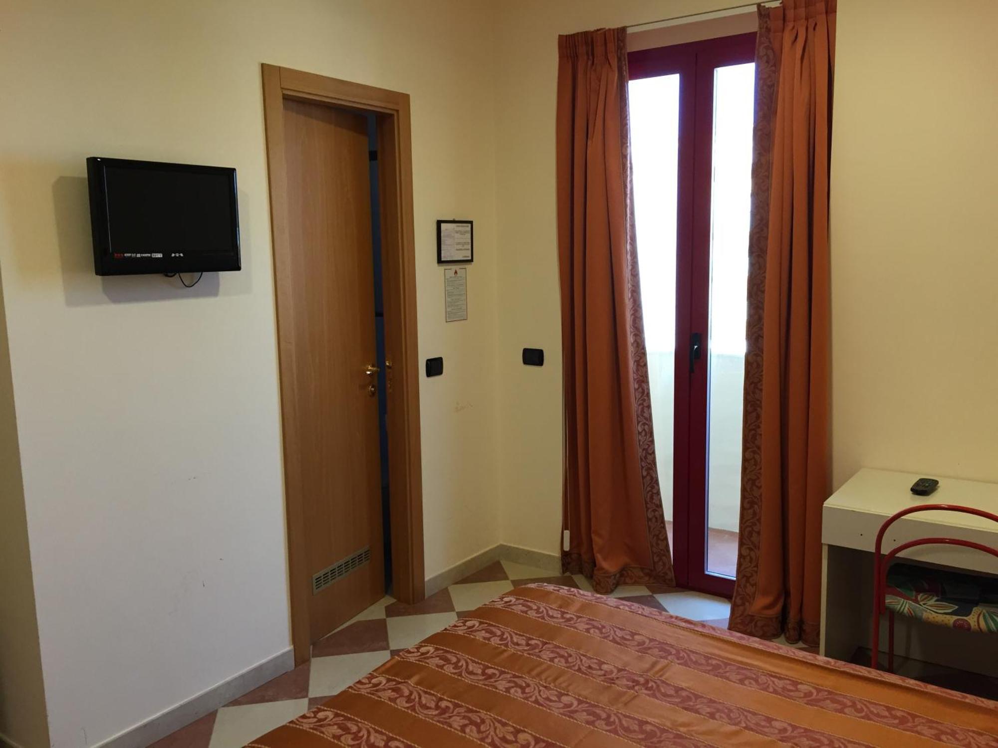 Hotel Fiorella Senigália Quarto foto