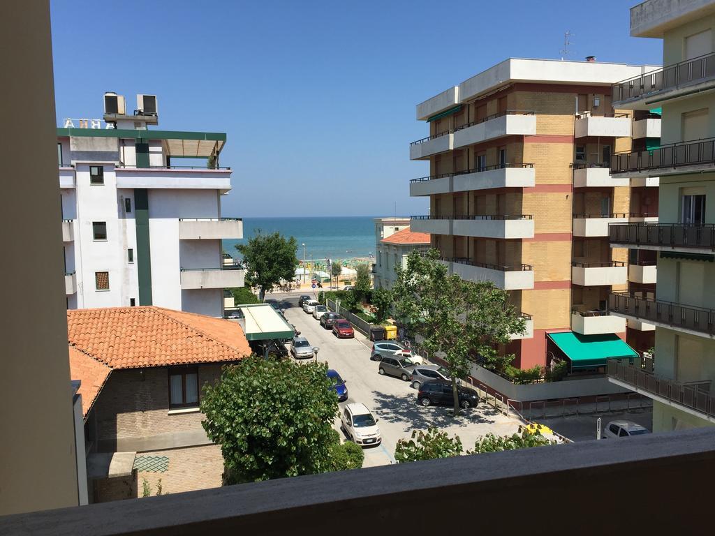 Hotel Fiorella Senigália Quarto foto