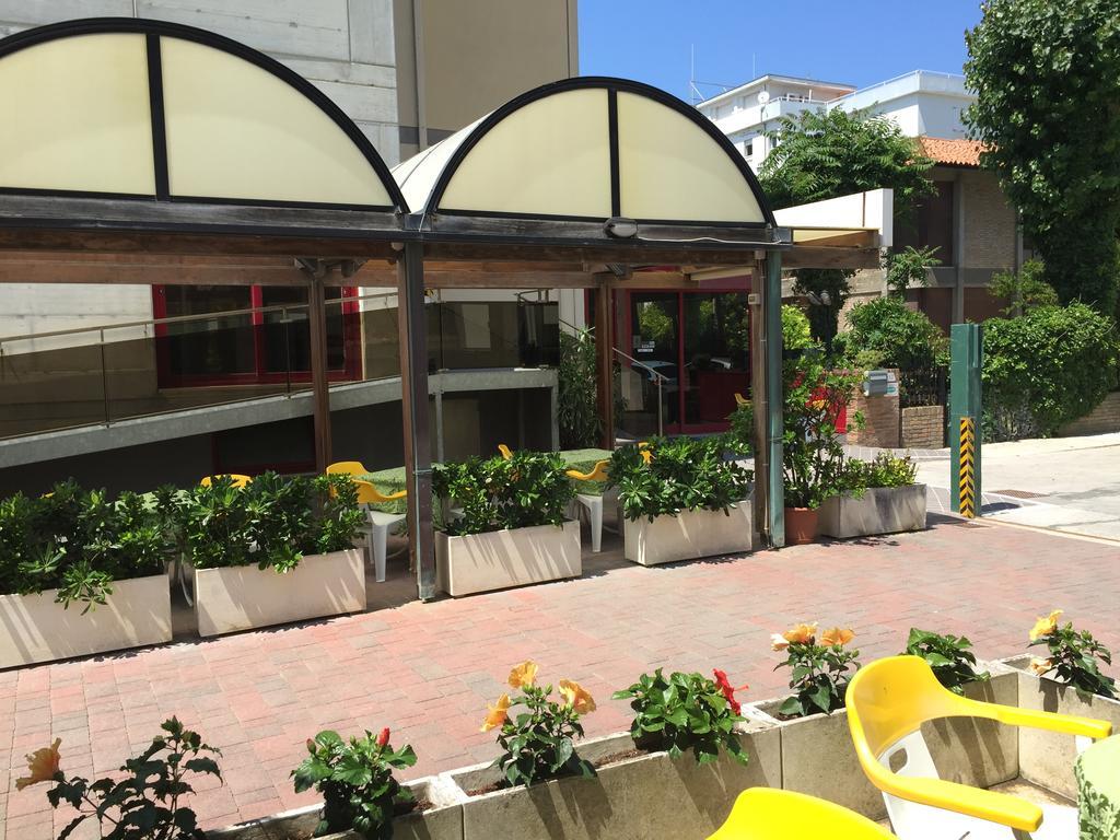 Hotel Fiorella Senigália Exterior foto